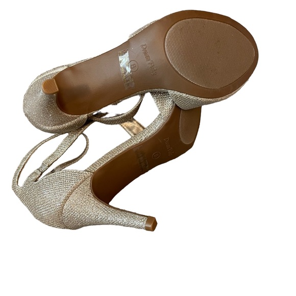 heels size 8  Box J - Picture 4 of 5